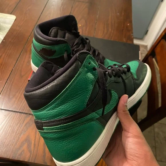 Jordan 1 High Retro Pine Green - Picture 4 of 6